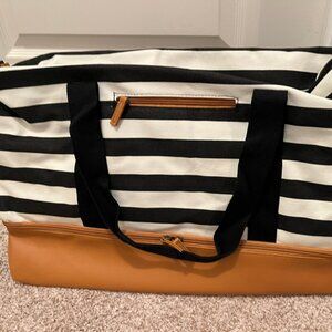 DUFFLE BAG WITH SHOE COMPARTMENT - NEW